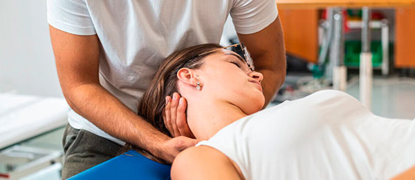 Реабилитация мануальной терапией после травм и операций в Днепре