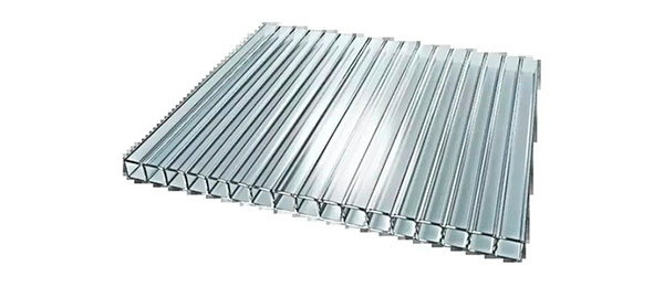 Полікарбонат у промисловому будівництві: ключові переваги матеріалу